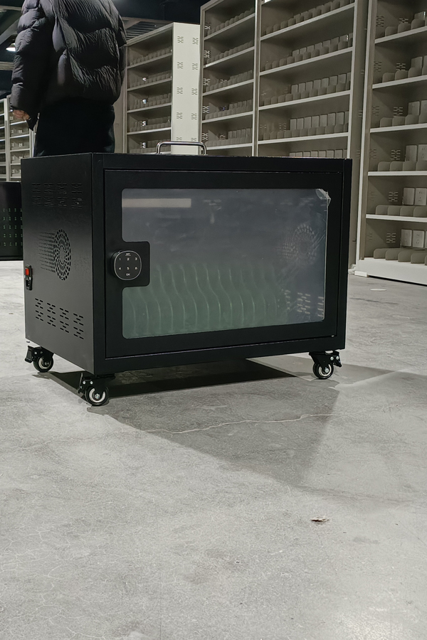 16 slots ipad charging locker