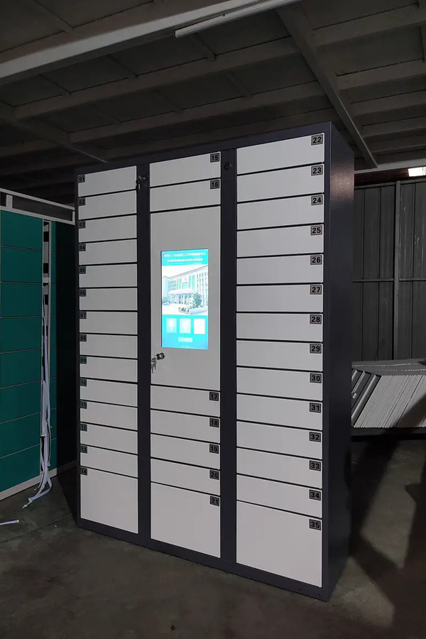 luggage locker
