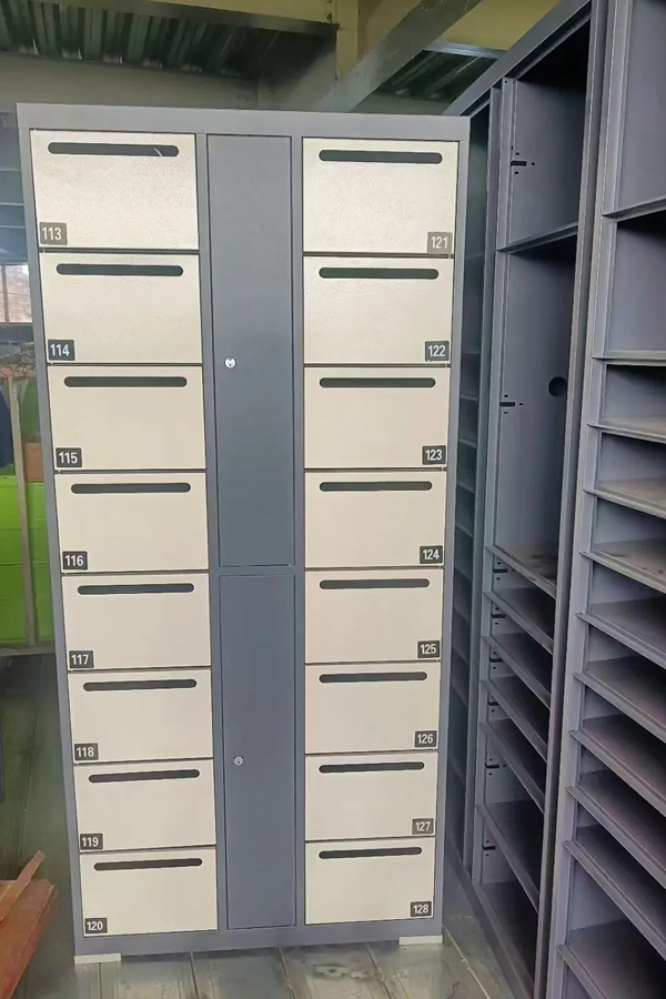 luggage locker