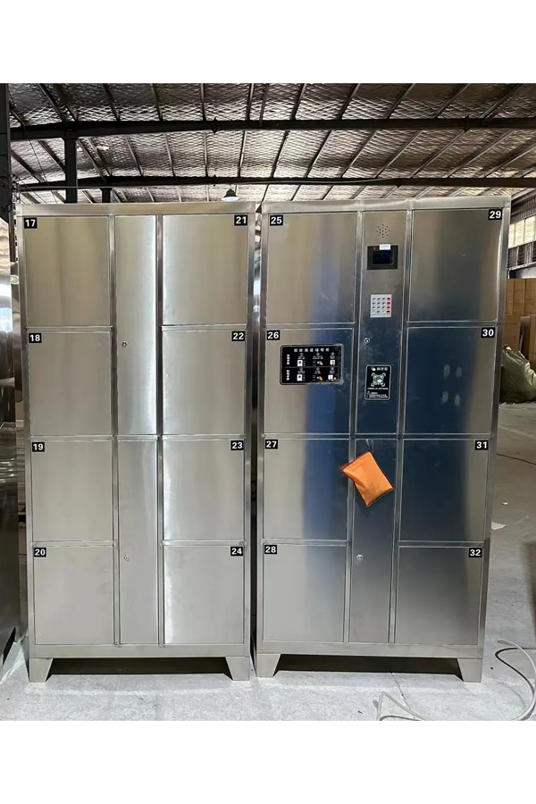 luggage locker